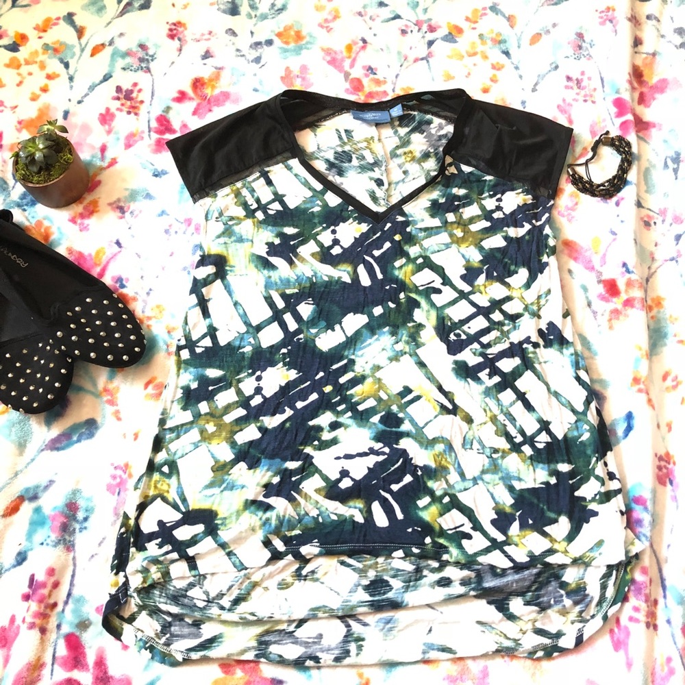 Gorgeous watercolor design top